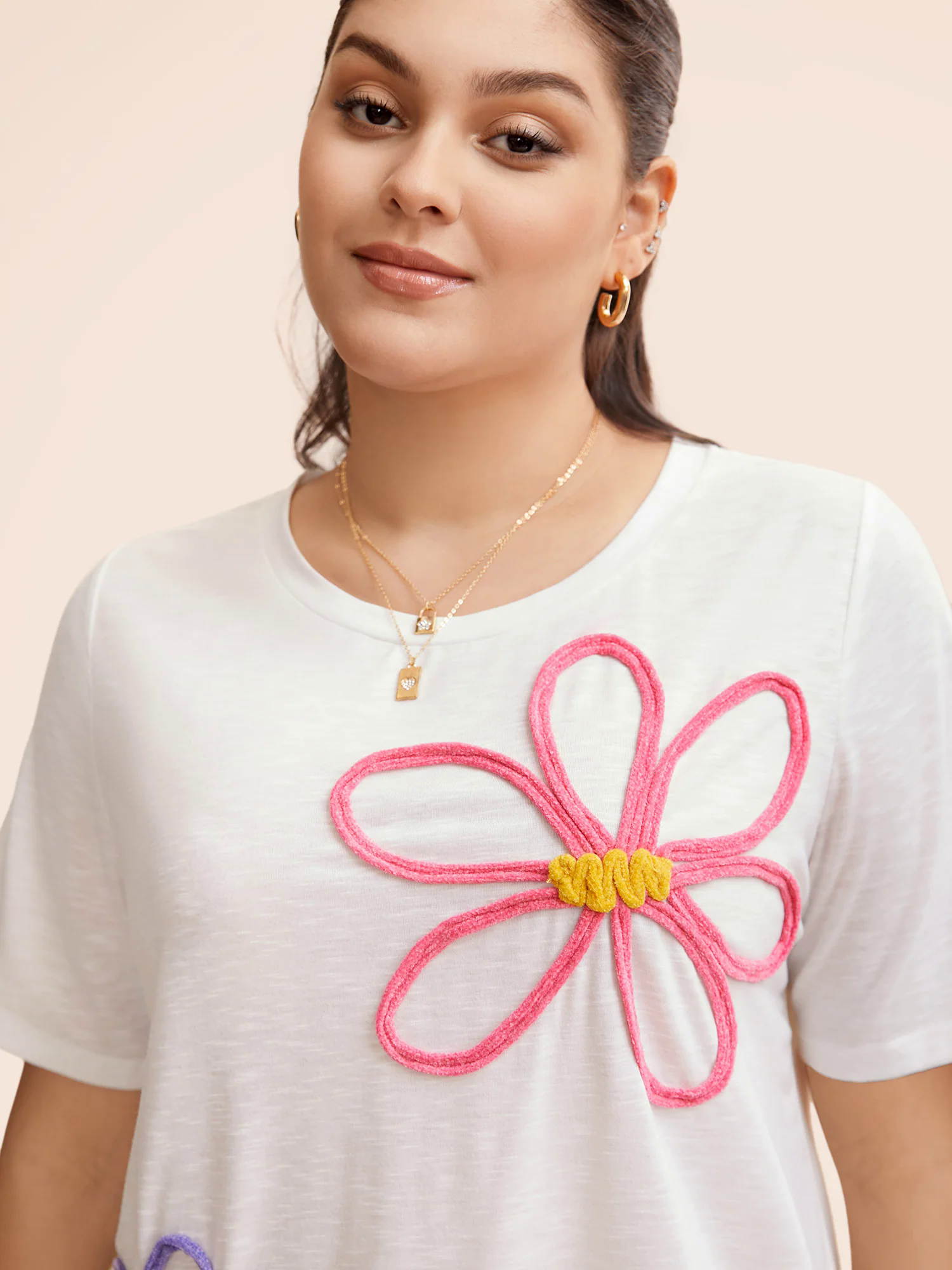 Bamboo Textured Floral Embroided T-shirt Bamboo Textured Floral Embroided T-shirt
