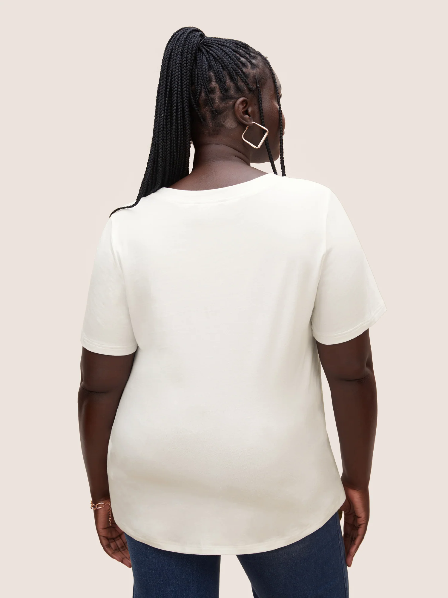 Round Neck Crochet Floral Patch Pocket T-shirt Round Neck Crochet Floral Patch Pocket T-shirt