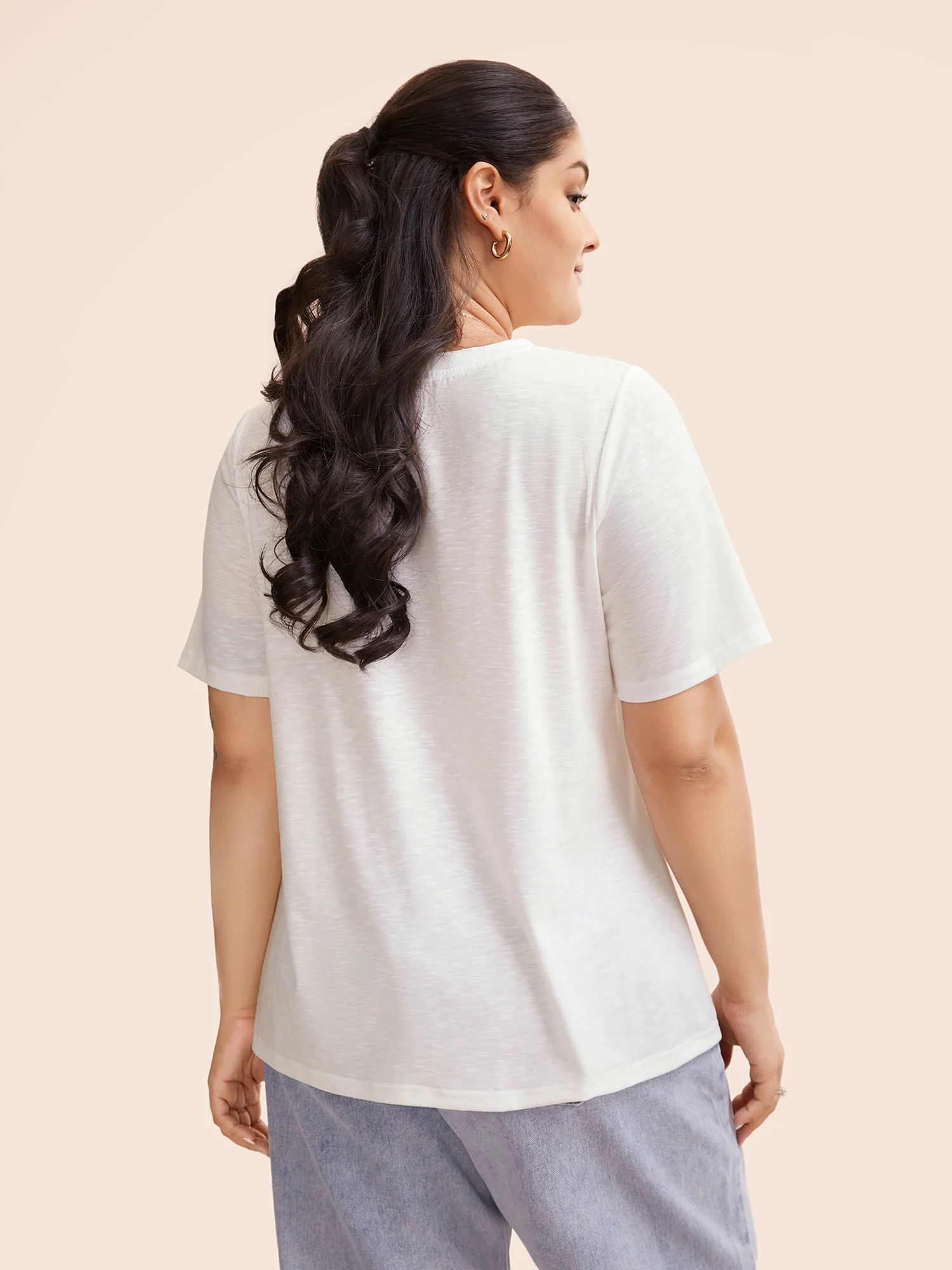 Bamboo Textured Floral Embroided T-shirt Bamboo Textured Floral Embroided T-shirt