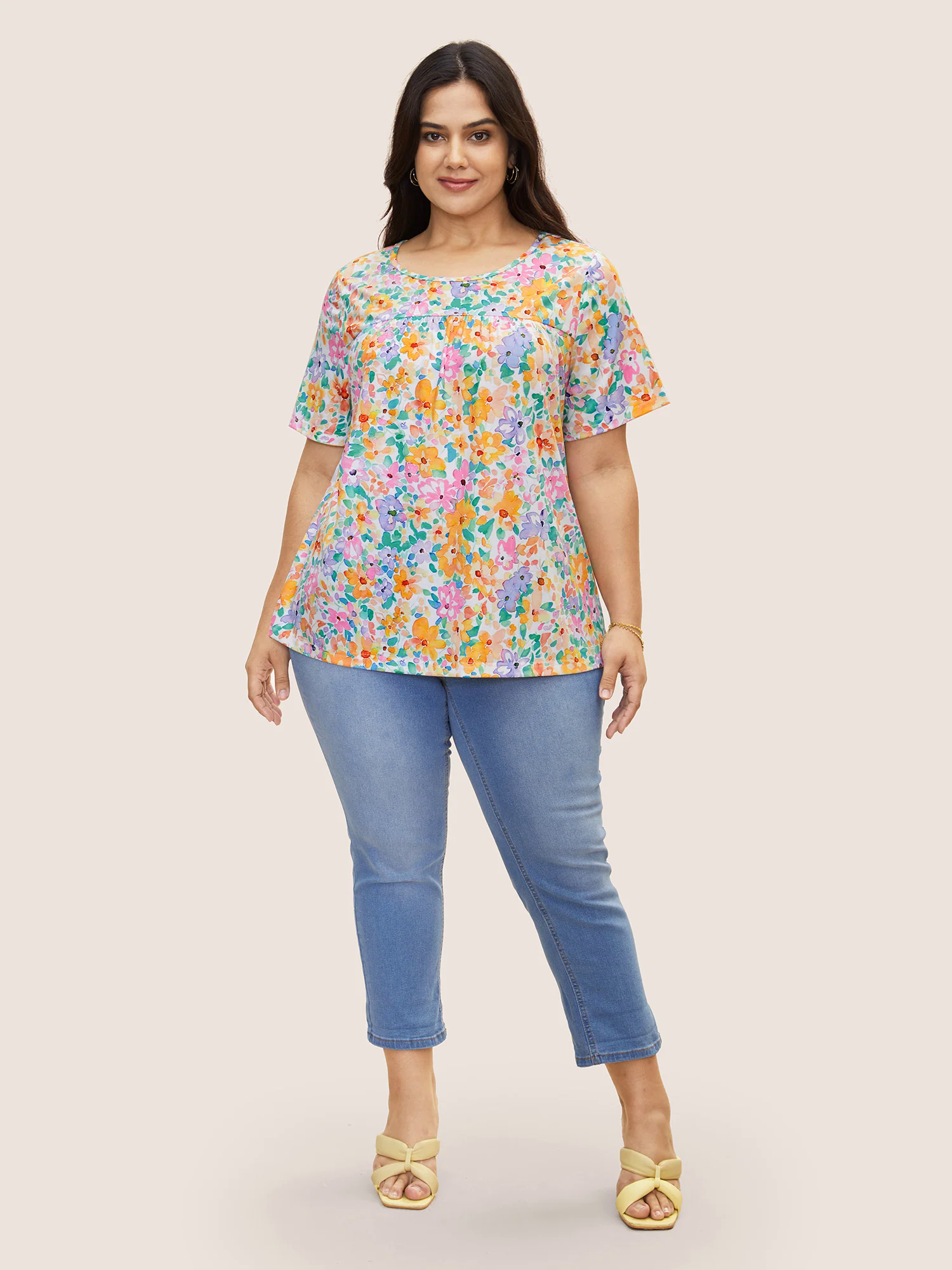 Crew Neck Colored Floral Gathered T-shirt Crew Neck Colored Floral Gathered T-shirt